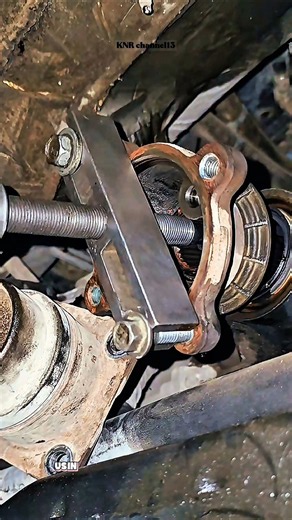 How to Replace a Leaking Oil Seal#shorts #satisfying #repairs #automobile #technique #mechanic