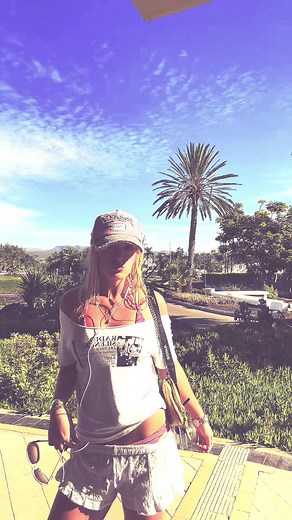 Videos de lilylynn 𓏲𝄢 (@lilylynntt) con “original sound - Caz”