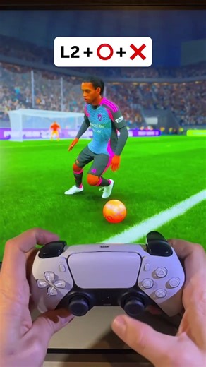 This Ronaldinho Skill Breaks Defenders in EA FC 26 🤯