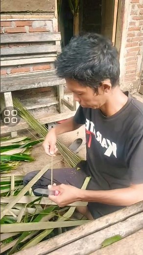 cara membuat sapu lidi dari ijuk