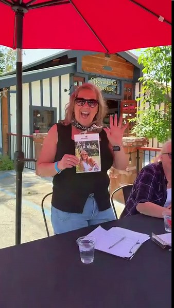 Jane Seymour looks incredible as she reunites with Dr. Quinn cast for her 75th birthday celebration