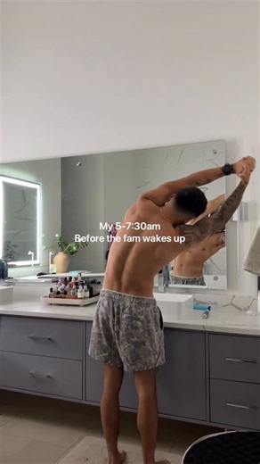 @vlexgalindo on Instagram: "Last day of winter break for our kiddos means an even earlier wake up call. Getting back into scheduled programming after a fun holiday season. I haven’t always been a fan of an early morning strength/conditioning session but as I navigate through the beginning of the year with different fitness goals we’ll just have to adjust. That plain bagel with banana and honey go crazy tho Happy Tuesday! 🤝"