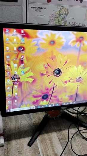 DESKTOP COMPUTER ME ICONS KO BADE KESE KRE