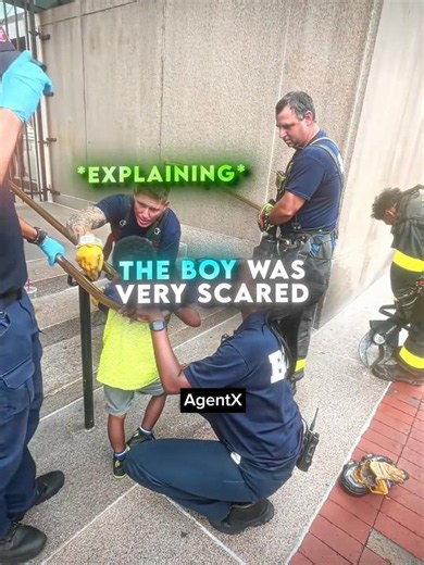 He got stuck, so they helped him get free! ❤️ 🥹