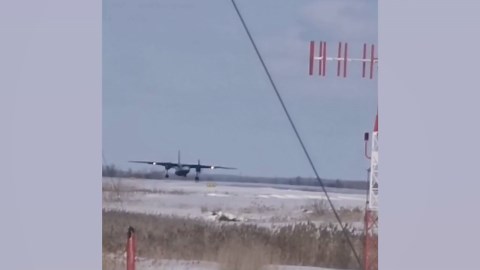 Soviet-era plane lands with one propeller after pilot forced to shut down engine mid-flight