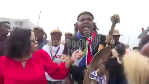 🇿🇦🗣️ "History will judge us wrong" — Ngizwe Mchunu says Igbo king in Eastern Cape must return homeFormer radio personality Ngizwe Mchunu has weighed in on the controversy surrounding the installation of a Igbo king in the Eastern Cape, warning that "history will judge us wrong" if such an event is allowed to happen."The political organisation that liberated this country failed," Mchunu said, insisting that the so-called Igbo king must return to his home country.