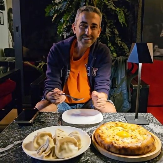 Trying Khinkali & Khachapuri in Tbilisi 🇬🇪🥟🧀