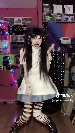 Mikan Tsumiki Cosplay from Danganronpa V2