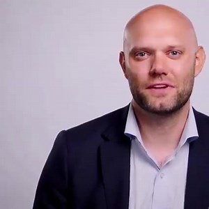 4 comments | An easy and proven way to build good habits. Give dad a copy of James Clear's Sunday Times bestseller Atomic Habits. | Penguin Books | Facebook