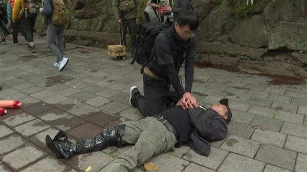 17 reactions | Taiwan civilian defense group trains for war and disaster Taiwan's leading civil defense group holds a large-scale training session simulating an attack by foreign forces. | AFP News Agency | Facebook