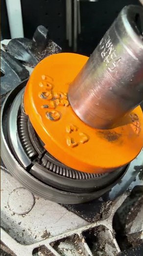 I used this for remove the chainsaw clutch,how do you do it?