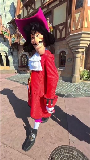Captain Hook at Fantasyland Magic Kingdom #captainhook #magickingdom #disneyshorts