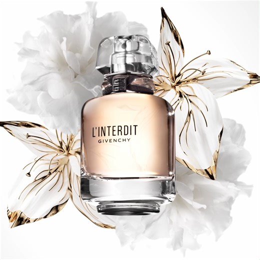 Scopri L'Interdit Eau de Parfum, l'unione audace di un raffinato bouquet di fiori bianchi e di un accordo oscuro di legni. L'espressione più autentica della propria unicità. Scopri di più ----> https://lc.cx/Q91JXG #Linterdit #GivenchyFragrance #GivenchyBeauty | Profumerie Mallardo