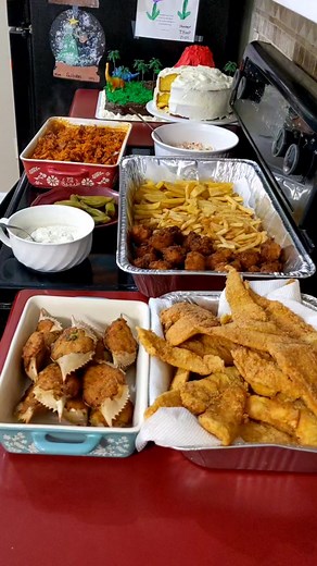 #dukesmayo #fishfry #sundaydinner #countrycookinmakesyagoodlookin #southcarolina #palmettostate