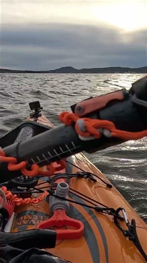 Windy and cold - sea kayaking - Airfusion EVO