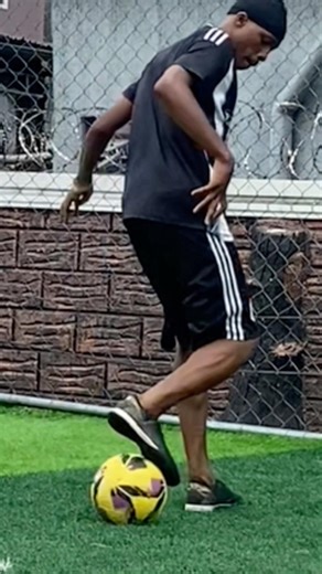 Back heel flick up tutorial #football #eafc24 #soccer #fifamobile #shorts #tutorial orial