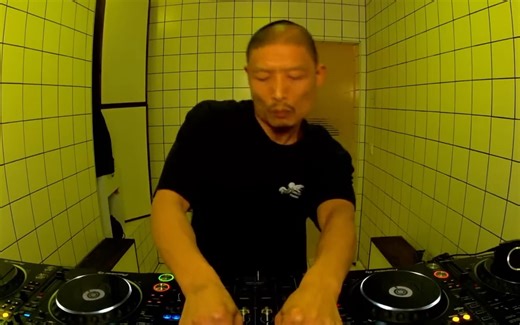 长相最刻板印象的亚洲男人给你带来劲爆的铁科诺音乐/Midnight Shift - Â¥ÃU$UKâ¬ Â¥UK1MAT$U | HÃR - Nov 19