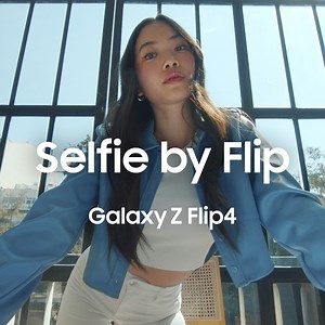 Ditch the selfie sticks and tripods. Just prop your phone up, smile and wave for a perfect shot. For the selfie champs and fashionistas — FlexCam on the #GalaxyZFlip4 is your ultimate secret weapon. | Samsung | Facebook