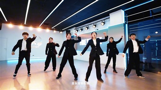 2025 最火年会舞蹈串烧 抖音热门元旦新年晚会创意节目 简单易学