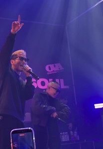 GG Ujihara sings live at DJ Kanji's show