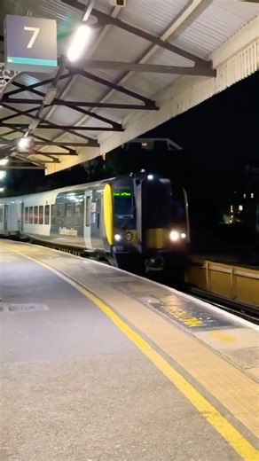 SWR Class 444 Desiro Train at Clapham Junction Station #southwesternrailway #train