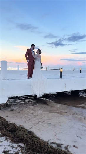 The sunset in Mexico was a paid actor 🌅 #destinationwedding #cancunwedding #weddingphotographer #cancunmexico #weddingcontentcreator