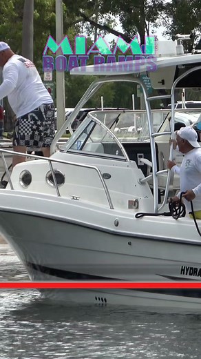 This was funny... #boatramp #boating #boatlife #boatrampfails #threetimes #laughing #funny #enjoyedthat #crazy #allday #everyday #onlyintheMIA #miami #miamibeach #miamidade #miamidadecounty #boynton #boyntonbeach #palmbeach #palmbeachcounty #southflorida @Broncos Guru @Wavy Boats