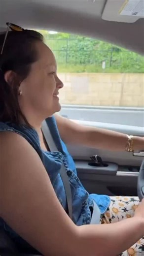 SAVE THIS SCRIPT! And comment the word SCRIPTS to get the link to my full Private Practice scripts book 📕 I often as therapists, we think we need to convince clients to see us. But the truth? It’s the exact opposite. When you’re talking to someone about starting therapy, the most important thing you can communicate is that they find the right fit—even if it’s not you. Holding that belief and leading with it builds trust. It helps clients feel safe, seen, and supported—which often leads them to 