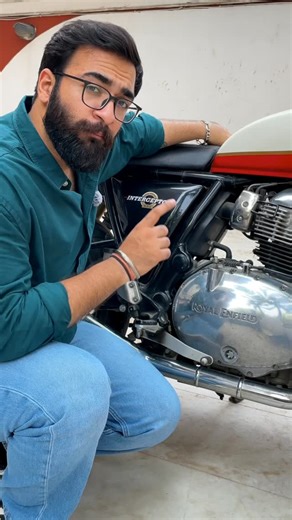 Aakash Dhawan | Bikes | Travel on Instagram: "How to measure the engine oil level of your motorcycle?"