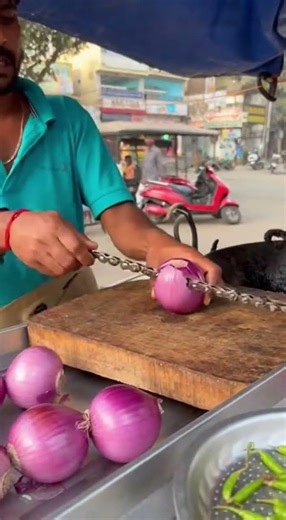 Onion Cutting with Cycle ChainStreet Food India 2026