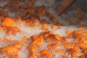 OVAKO SE SPREMAJU DOMAĆI SRPSKI ČVARCI, LJUDI SA SELA OTKRILI RECEPT: Jedna stvar je KLJUČNA da ne bi bili MASNI