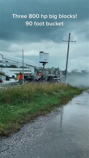 Three 800 hp big blocks! 90 foot bucket | Florida's Best Boats
