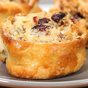 Cranberry Walnut Pinwheels FULL RECIPE: http://gimb.co/2gN4bwN | Chop Secrets