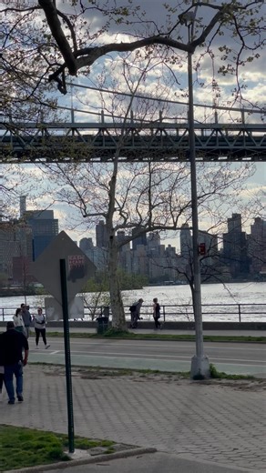 It’s a good day. 🏞️ #nyc Astoria Park 🌻🌞 . . . . #astoria #astoriapark #summer #enjoythemoment #moment #streetnyc #thisisnewyorkcity #picturesofnewyork #abc7ny #beautiful_manhattan #midtownmanhattan #manhattan #city #newyork_ig #nycstreets #ny #newyork #newyorkcity #nytraveldiarylandmarks #nytd #newyorktraveldiary #streetphotography #photo #photography #nytraveldiary | New York Travel Diary