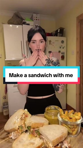 Make a Delicious Guacamole Chicken Sandwich