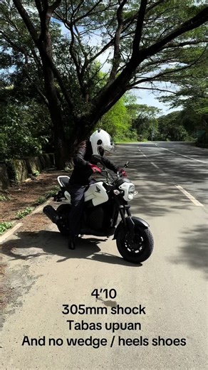 4’10 Honda Navi Rider, kaya kahit flat shoes or boots 🥹 #fyp #Hondanavi #hondanaviph