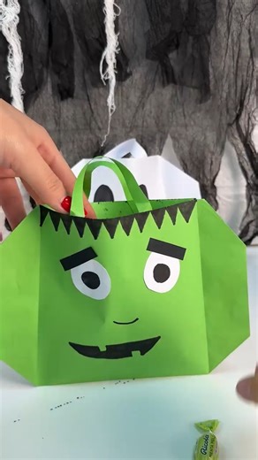 1.3K views | Create fun mini Halloween bags | Genius Cute Plus | Facebook
