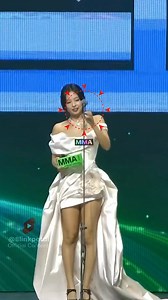 The way Jennie adjusted the mic length Acc to her height 🤣 #blackpink #jennie #shorts | BLINK - ASHA