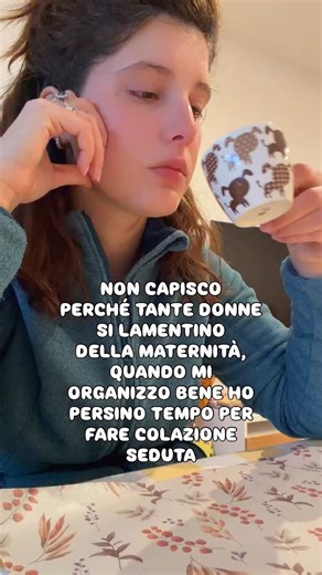 Irene Bonini - Bambini, cani e caos organizzato 👶🏻🐶 on Instagram: "Metti un like se anche tu fai sempre tutto di corse e la colazione spesso in piedi 😂 #mammaaiutamamma #vitadamamma #meravigliosamentemamma #videodivertenti"