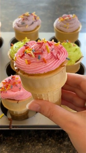 Ice Cream Cone Cupcakes #cake #baking #bakewithme #icecream #recipe #easyrecipe #cookwithme
