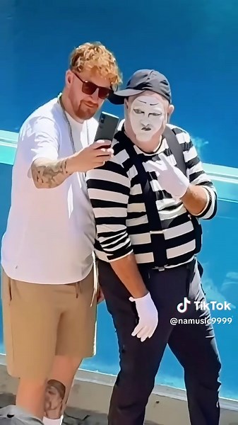 tom The mine 27.5K #tomthemime #seaworld #seaworldmime #mrbeast #mimeseaworld