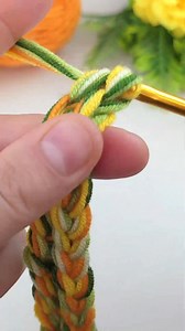 This super easy two-knit pattern is a must! 💖 | Crochet