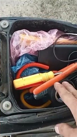 Repairing a car with a clicking sound when you press the starter button, part 1.