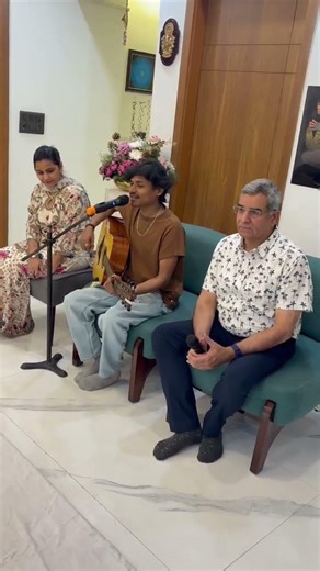 Bade Ache Lagte Hai | Live | Yash Agarwal