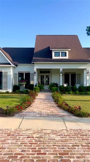 The Chocolate Box: A Victorian Era Cottage Retreat