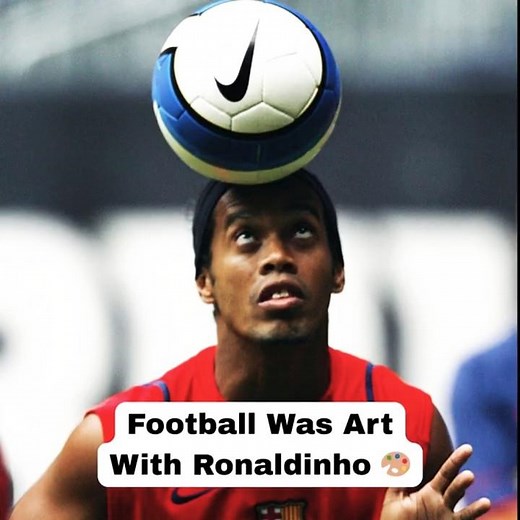 Ronaldinho Freestyle Skills 🔥 #football #ronaldino #footballshorts #acmilan #soccerhighlights #skill
