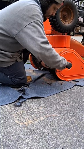 Let me show you how to replace your scraper bar! #onsiteservice #snowblower #smallenginerepair #mobilemechanic #mobilerepairservice #viralchallenge ##followersreelsfyp #fbviralpost2025 #fblifestyle # #rorary #ariens #stens | Affordable Small Engine Repair LLC