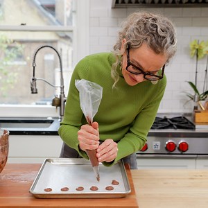 11K views · 175 reactions | Whether enjoyed in a Parisian cafe or in your own home, ZoëBakes reminds us that macarons are just as delicious no matter where you are. Catch #ZoeBakes today on TV at 2/1c on #MagnoliaNetwork. | Magnolia Network | Facebook