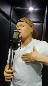 When a rapper decides to sing a little, you get this masterpiece. Can your fav sing like this? Boy TAG - Doro (studio mode) | Boy TAG