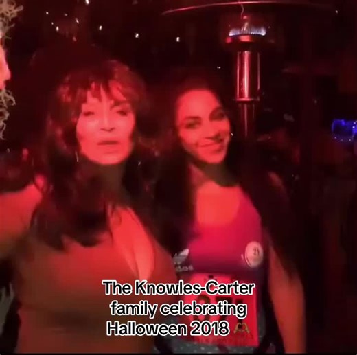 Beyoncé Minion Costume Reaction | Halloween 2018 Family Celebration